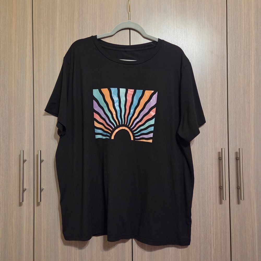 Sunburst Graphic T-Shirt